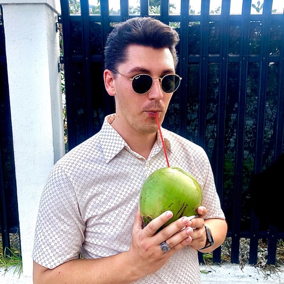 Meet your Posher, Drew - Picture 5 of 5